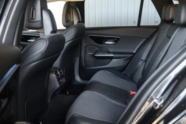 Mercedes-Benz C 300 e AMG Line 38