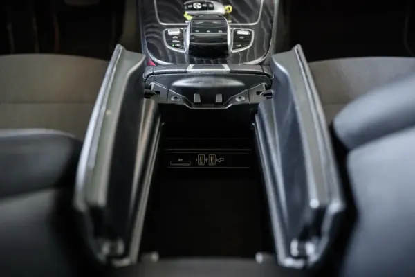 Mercedes-Benz E 220 d 9G-TRONIC Avantgarde 57