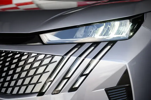 Peugeot 3008 1.2 Hybrid Allure e-DCS6 13