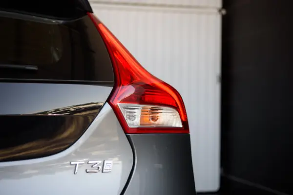 Volvo V40 1.5 T3 Sport Edition R Geartronic 13