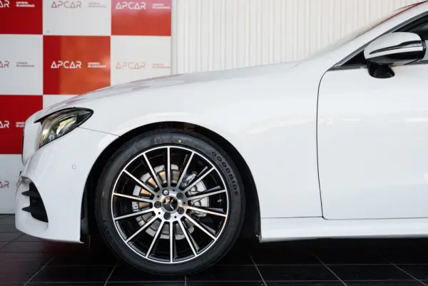 Mercedes-Benz E 220 d 9G-TRONIC Avantgarde 9