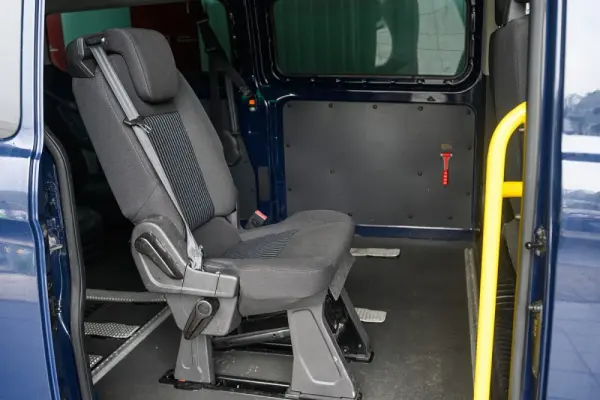 Ford Transit Custom Adaptada p/ 3 cadeiras de rodas 20