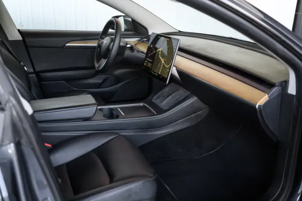 Tesla Model 3 Standard Range Plus RWD 41