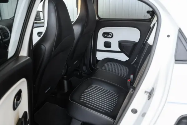 Renault Twingo E-Tech Techno 80 Urban Range 21