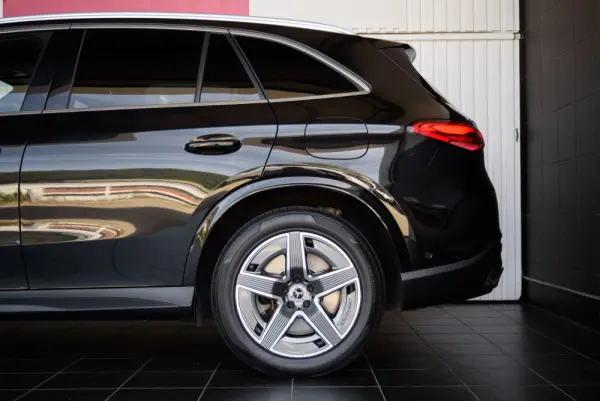 Mercedes-Benz GLC 300 de 4Matic 16