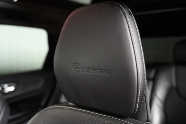 Volvo XC 60 2.0 T8 PHEV R-Design AWD 49