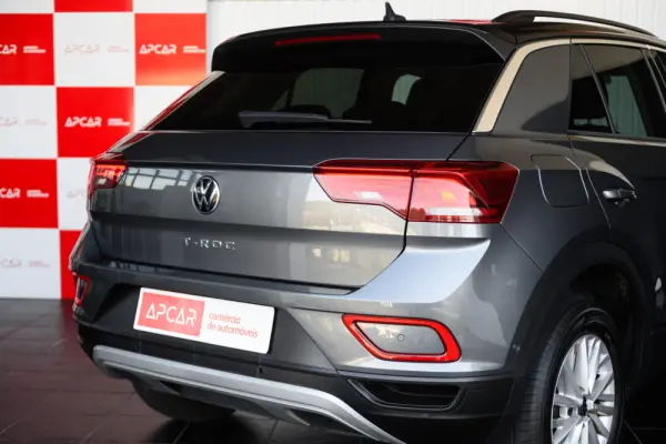 Volkswagen T-Roc 1.0 TSI Life 16