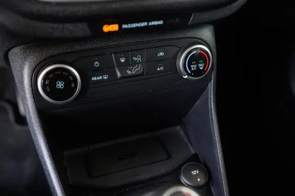 Ford Fiesta 1.0 EcoBoost Trend Connected 36