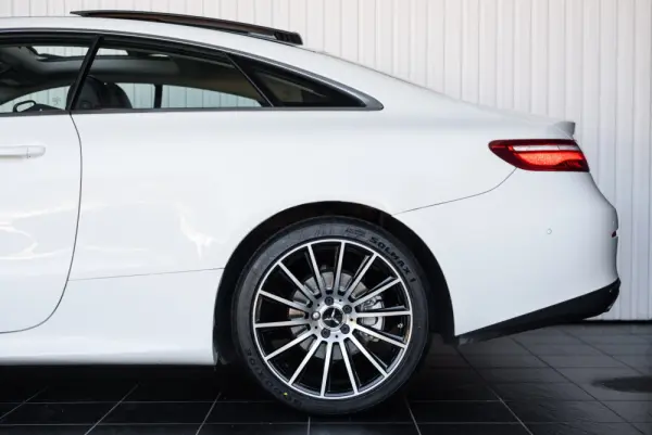 Mercedes-Benz E 220 d 9G-TRONIC Avantgarde 10