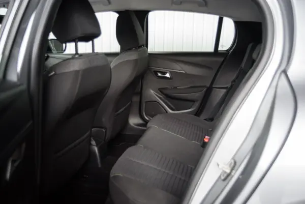 Peugeot 208 1.2 PureTech Active 29