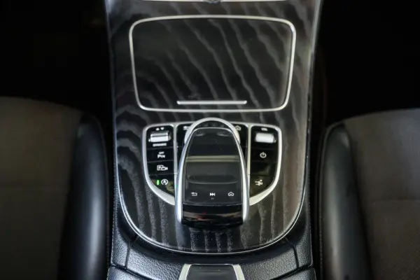 Mercedes-Benz E 220 d 9G-TRONIC Avantgarde 59