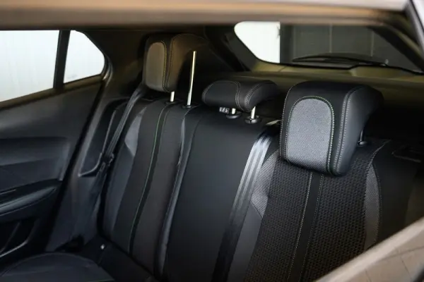 Peugeot e-2008 50 kWh GT Pack 25