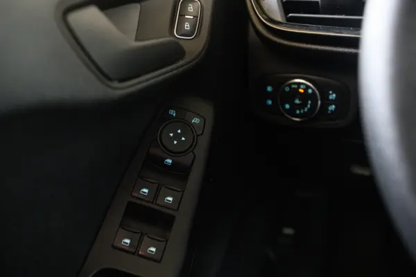 Ford Fiesta 1.0 EcoBoost Trend Connected 31