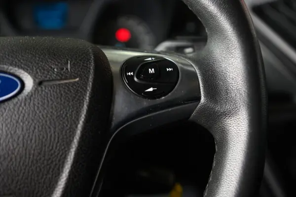 Ford Transit Custom Adaptada p/ 3 cadeiras de rodas 38