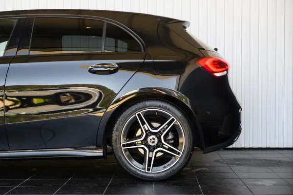 Mercedes-Benz A 180 d AMG Line Aut. 13