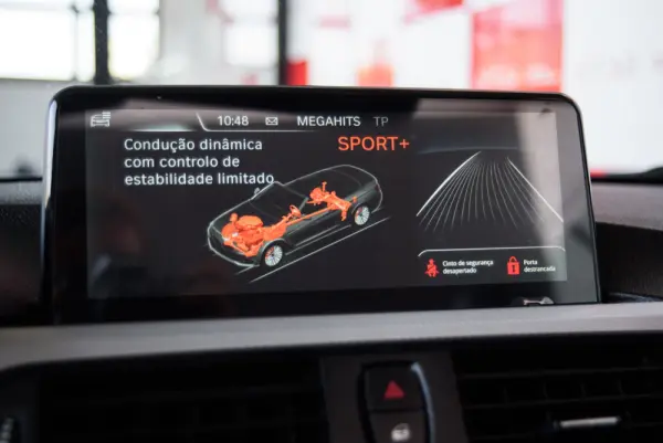 BMW 430 i Pack Desportivo M Auto 42