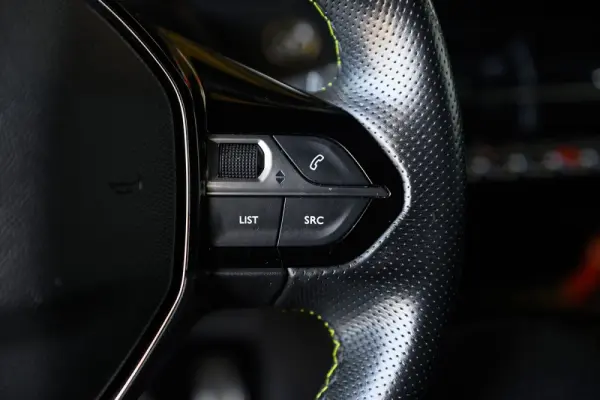 Peugeot e-2008 50 kWh GT Pack 36