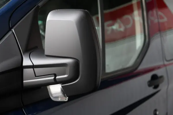 Ford Transit Custom Adaptada p/ 3 cadeiras de rodas 10