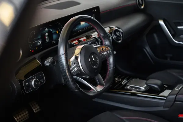 Mercedes-Benz A 180 d AMG Line Aut. 17