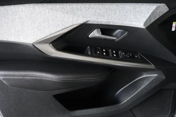 Peugeot 3008 1.2 Hybrid Allure e-DCS6 45