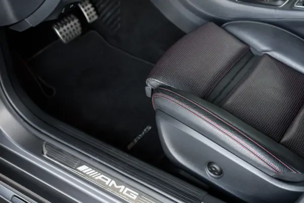 Mercedes-Benz GLA 45 AMG 4-Matic 27