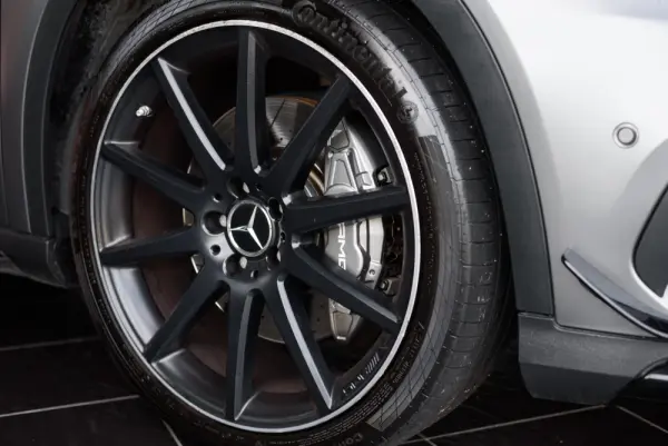 Mercedes-Benz GLA 45 AMG 4-Matic 24