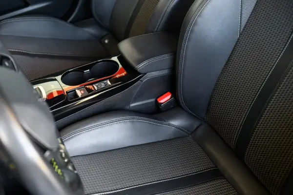 Peugeot e-2008 50 kWh GT Pack 27