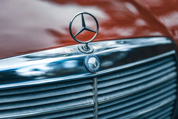 Mercedes-Benz 240 D US-Spec 11