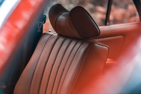 Mercedes-Benz 240 D US-Spec 28
