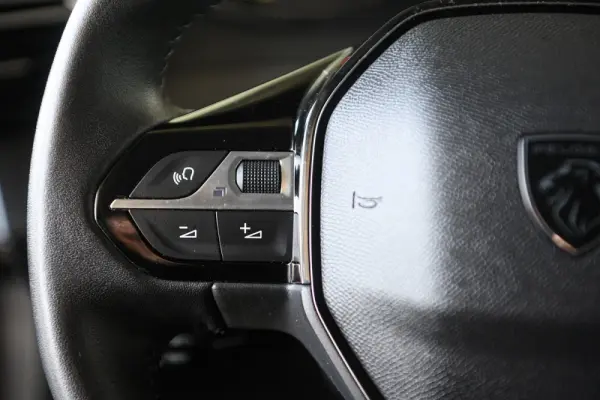 Peugeot 208 1.2 PureTech Active Pack 31