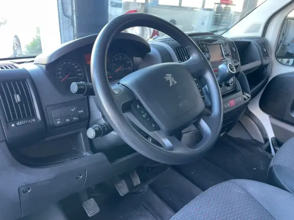 Peugeot Boxer 2.2 BlueHDi 333 L2 CD 10