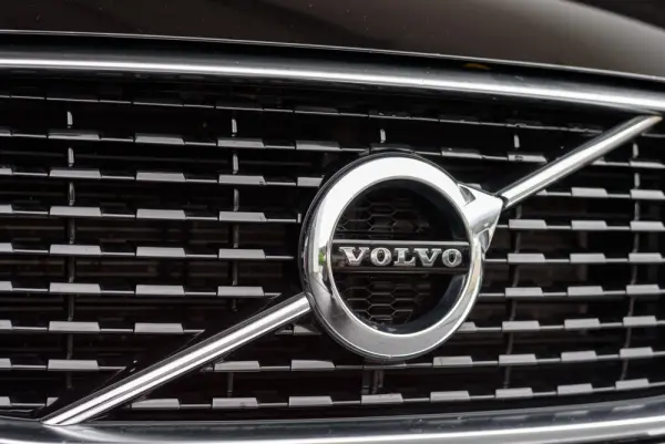 Volvo XC 60 2.0 T8 PHEV R-Design AWD 4