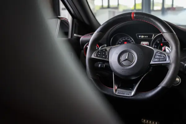 Mercedes-Benz GLA 45 AMG 4-Matic 54