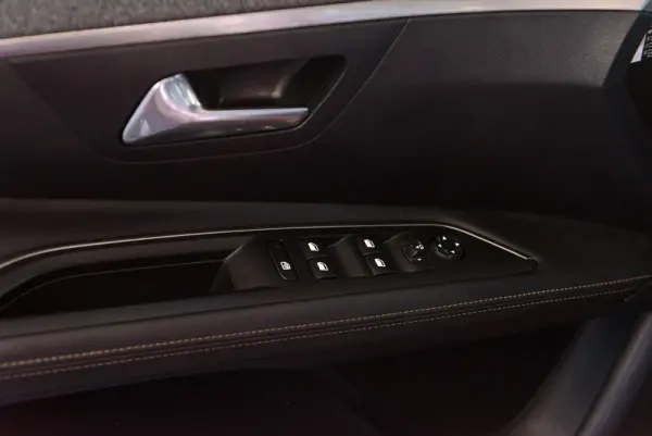 Peugeot 3008 1.5 BlueHDi GT EAT8 33