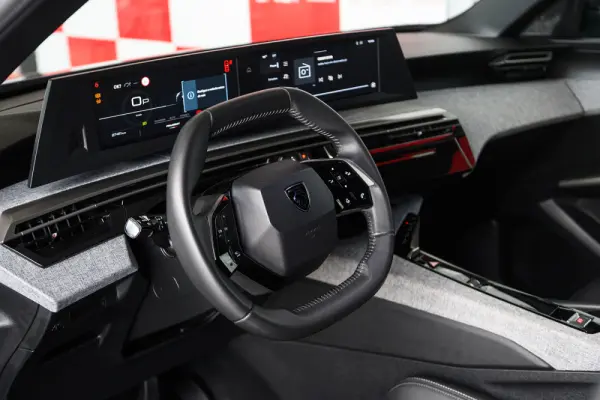 Peugeot 3008 1.2 Hybrid Allure e-DCS6 21