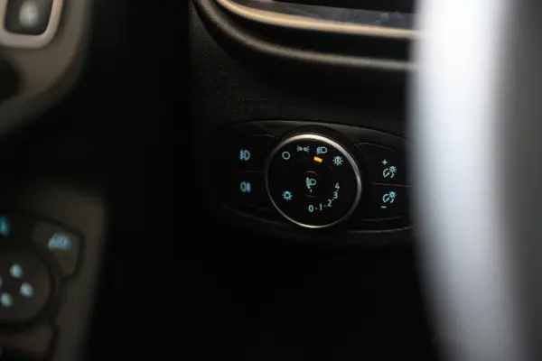 Ford Fiesta 1.0 EcoBoost Trend Connected 31