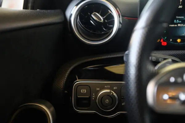 Mercedes-Benz A 180 d AMG Line Aut. 34