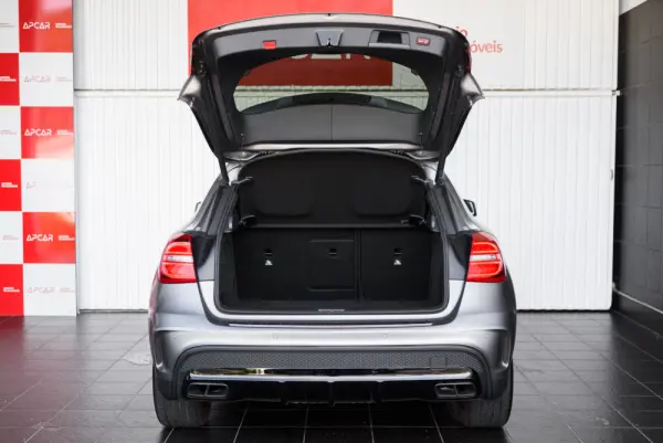 Mercedes-Benz GLA 45 AMG 4-Matic 16