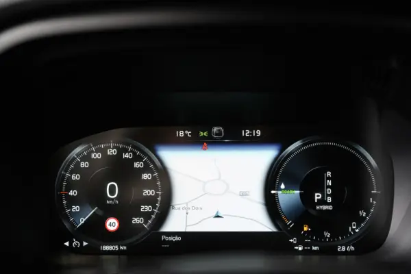 Volvo XC 60 2.0 T8 PHEV R-Design AWD 34
