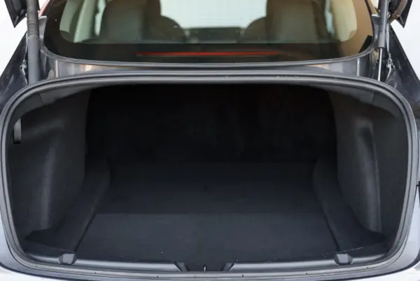 Tesla Model 3 Standard Range Plus RWD 13