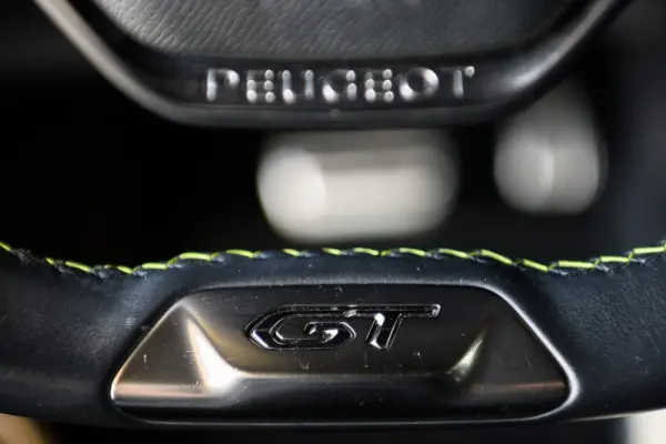 Peugeot e-2008 50 kWh GT Pack 52