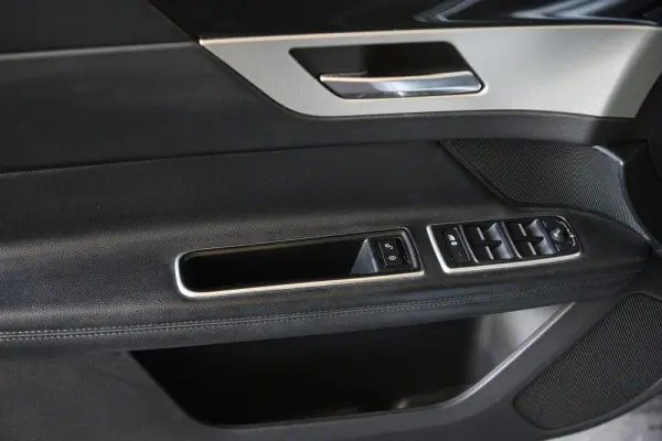 Jaguar XF 2.0 D R-Sport Aut. 29