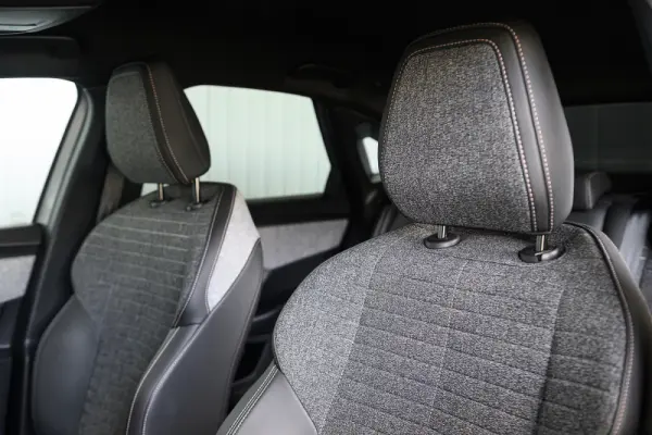 Peugeot 3008 1.2 Hybrid Allure e-DCS6 47