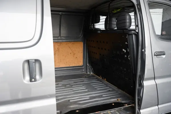 Toyota HiAce 2.4 D LXH12LG 10