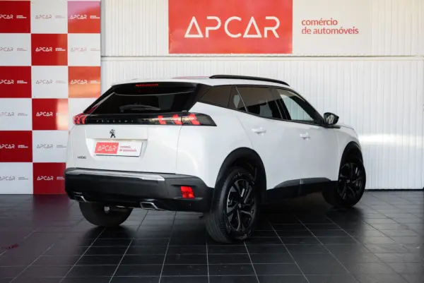 Peugeot 2008 1.2 PureTech Allure EAT8 13