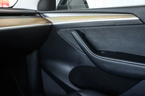 Tesla Model Y Long Range Dual Motor AWD 30