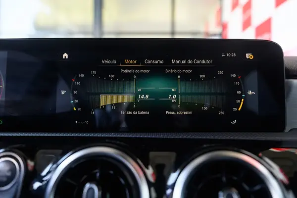 Mercedes-Benz A 180 Limousine d AMG Line Aut. 50