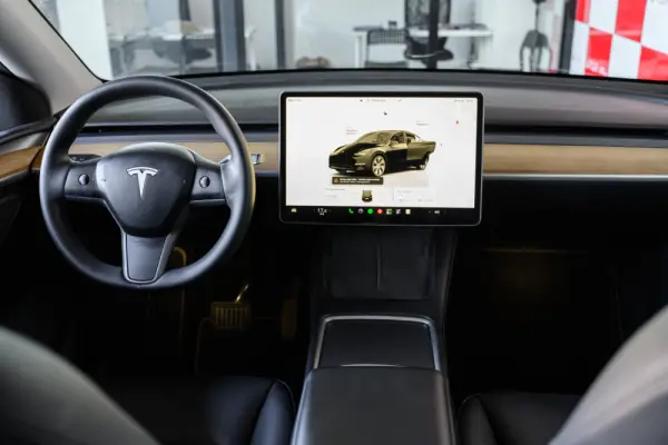 Tesla Model Y Long Range Dual Motor AWD 42