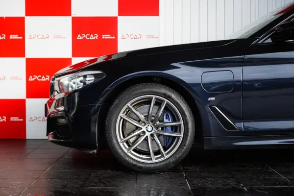 BMW 530 e iPerformance Pack M 12