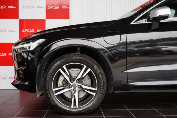 Volvo XC 60 2.0 T8 PHEV R-Design AWD 9